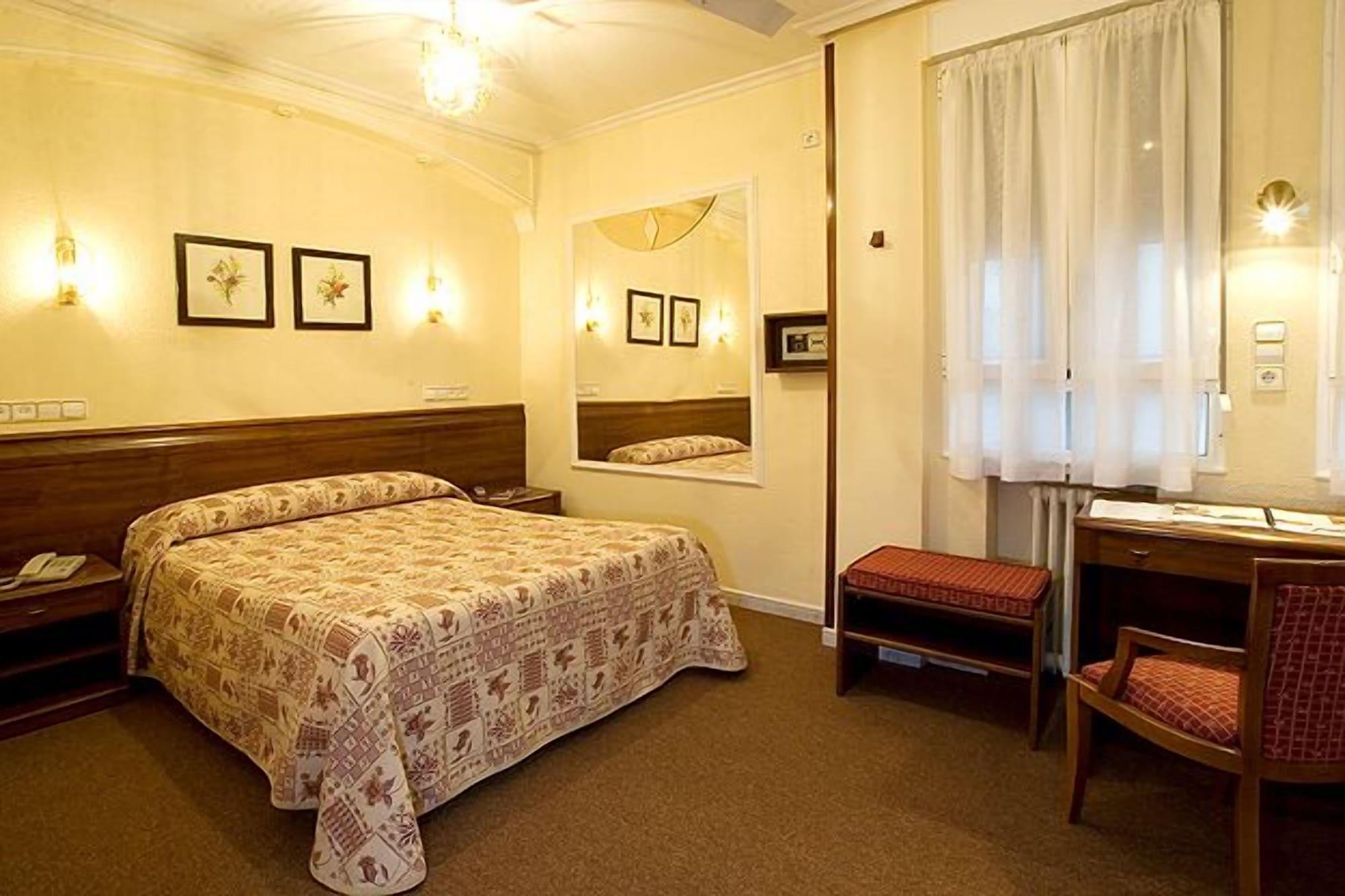 גיחון Hotel Castilla מראה חיצוני תמונה