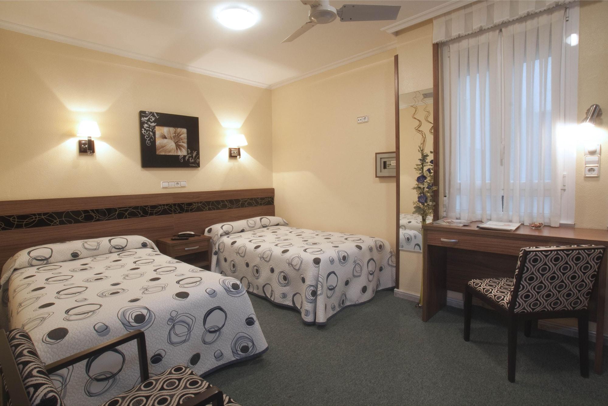 גיחון Hotel Castilla מראה חיצוני תמונה