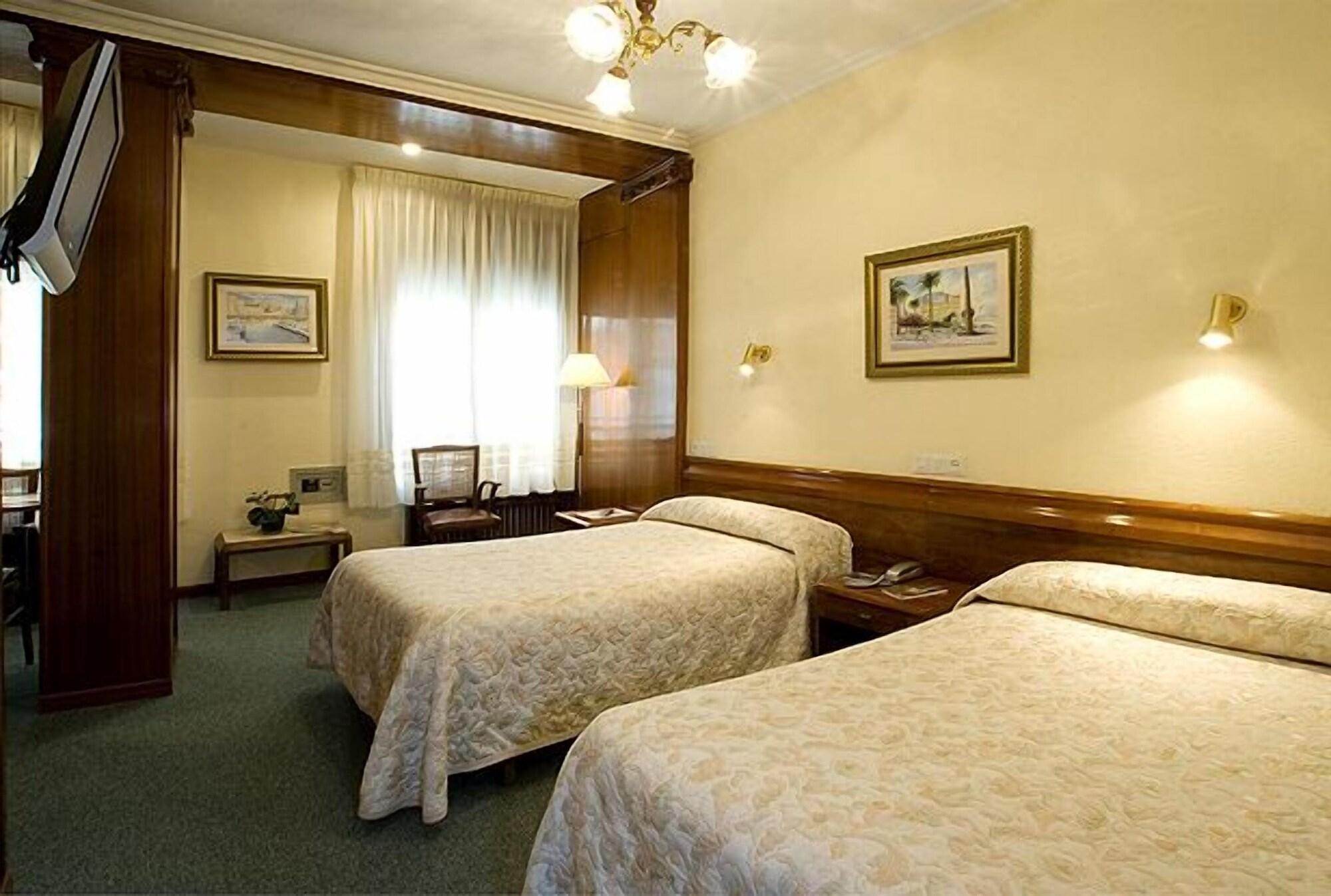 גיחון Hotel Castilla מראה חיצוני תמונה
