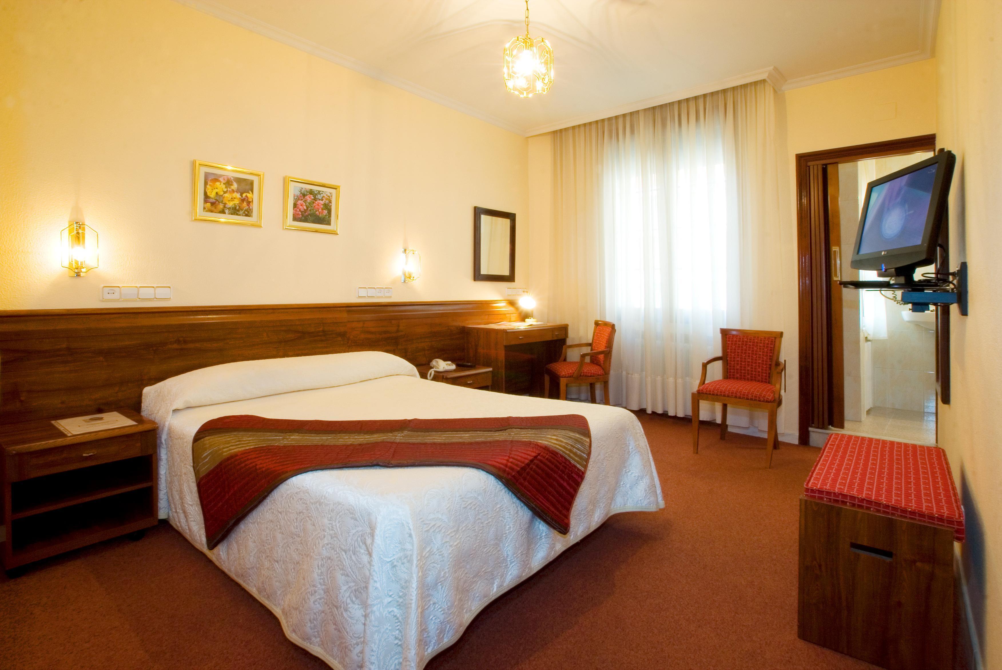 גיחון Hotel Castilla מראה חיצוני תמונה