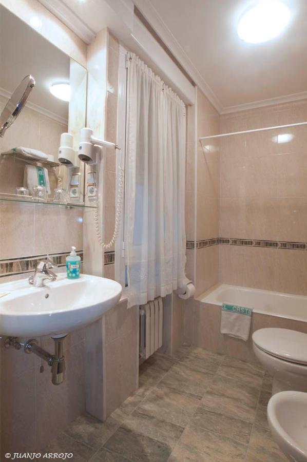 גיחון Hotel Castilla מראה חיצוני תמונה